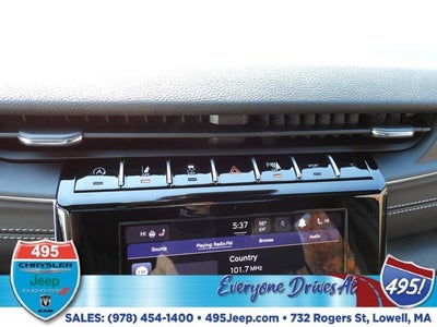 2025 Jeep Grand Cherokee Laredo