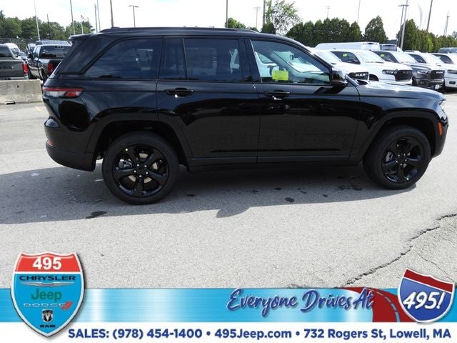 2025 Jeep Grand Cherokee Laredo