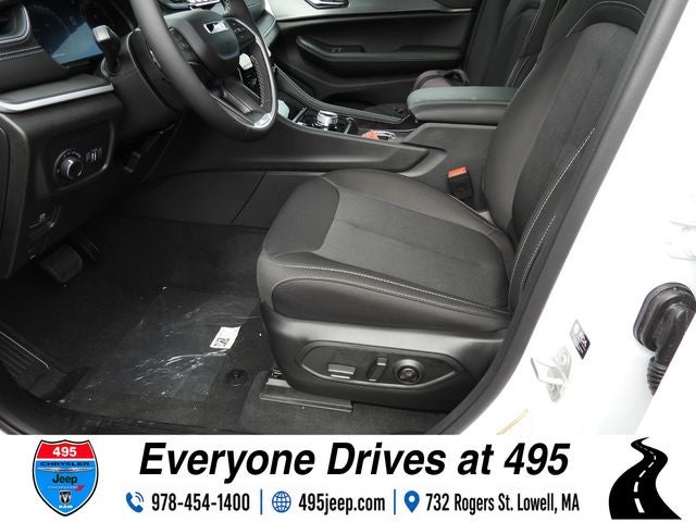 2027 Jeep Grand Cherokee Laredo X