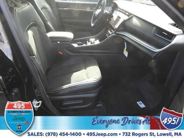 2026 Jeep Grand Cherokee Laredo