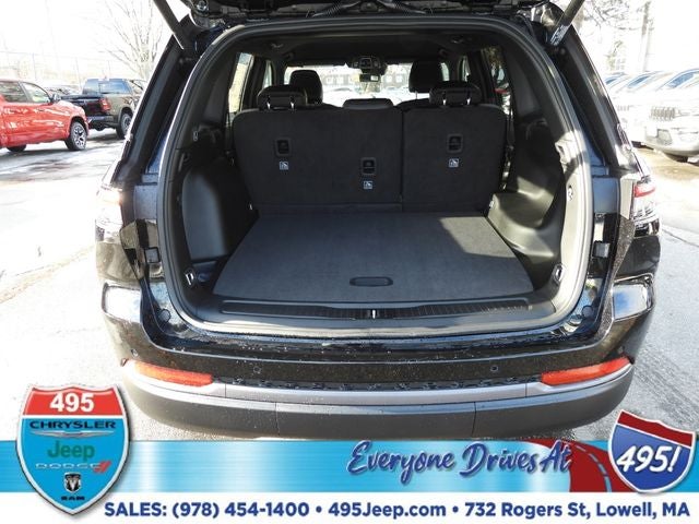 2026 Jeep Grand Cherokee Laredo