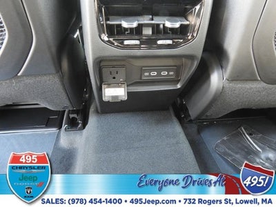 2026 Jeep Grand Cherokee Laredo