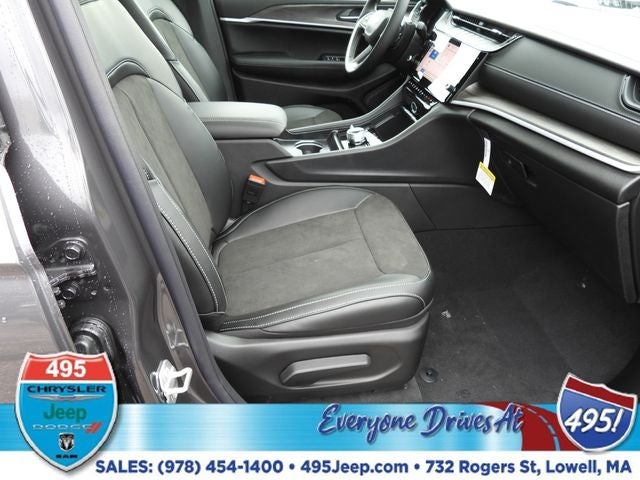 2026 Jeep Grand Cherokee Laredo