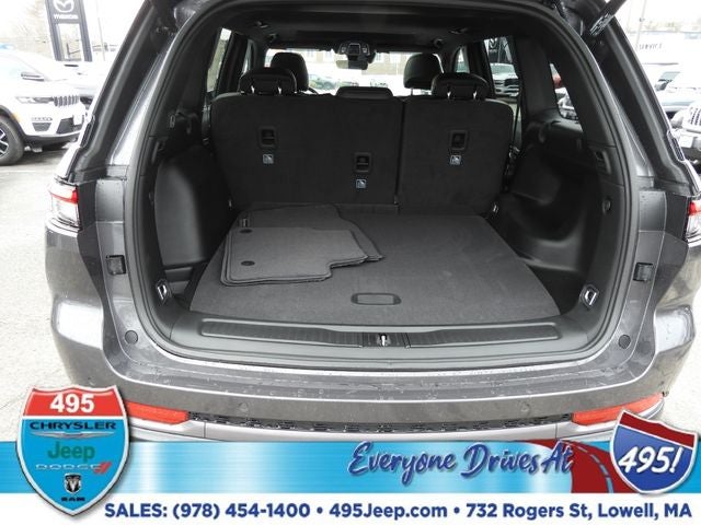 2026 Jeep Grand Cherokee Laredo