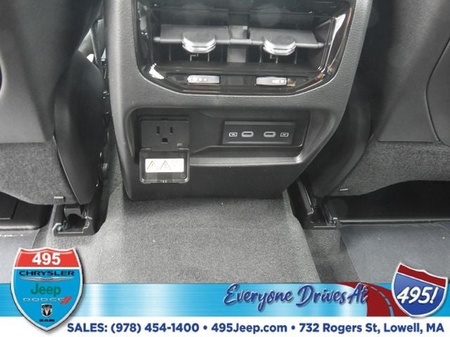 2026 Jeep Grand Cherokee Laredo