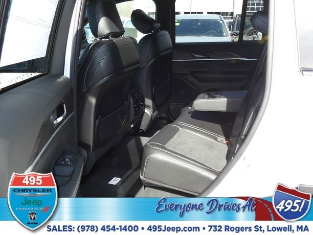 2026 Jeep Grand Cherokee Laredo