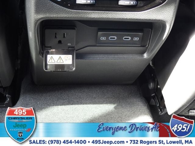 2026 Jeep Grand Cherokee Laredo