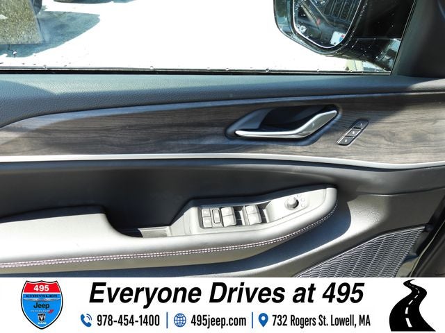 2027 Jeep Grand Cherokee Limited Reserve