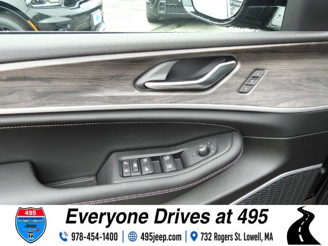2027 Jeep Grand Cherokee Limited Reserve