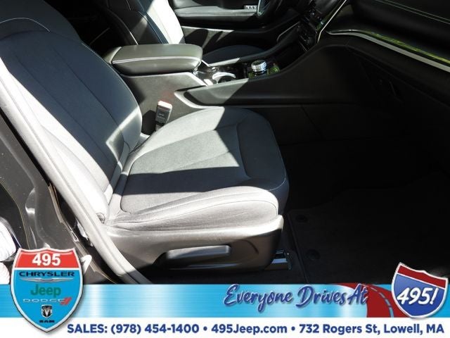 2021 Jeep Grand Cherokee L Laredo