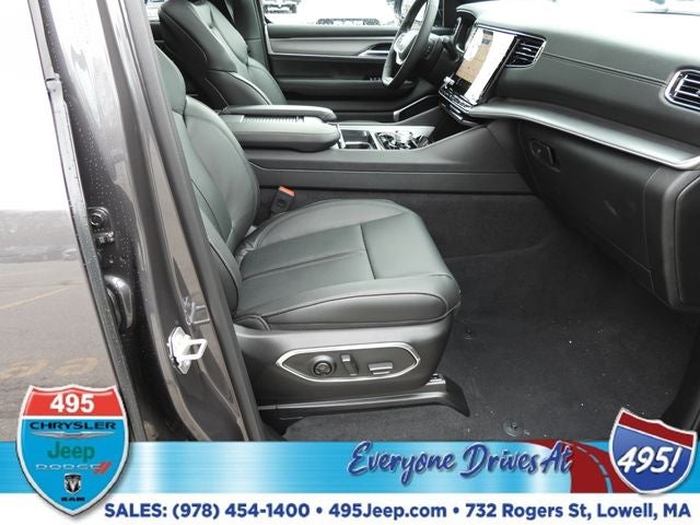 2026 Jeep Grand Wagoneer Base