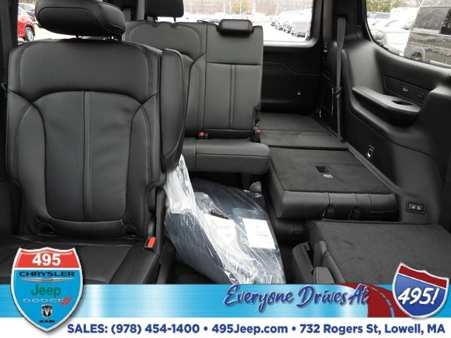 2026 Jeep Grand Wagoneer Base