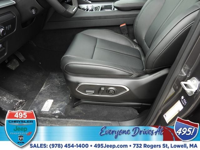 2026 Jeep Grand Wagoneer Base