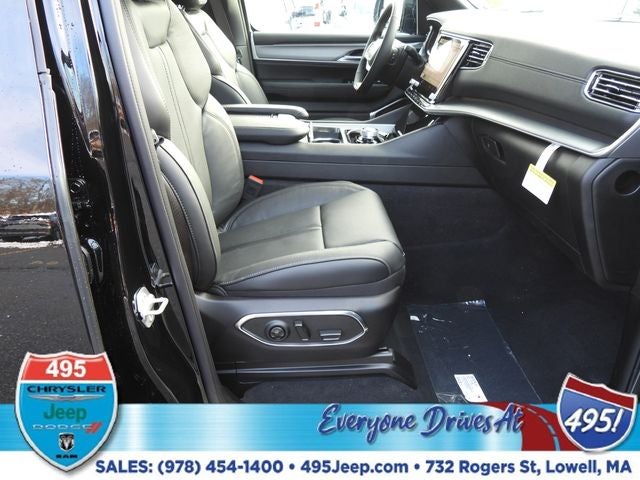 2026 Jeep Grand Wagoneer Base