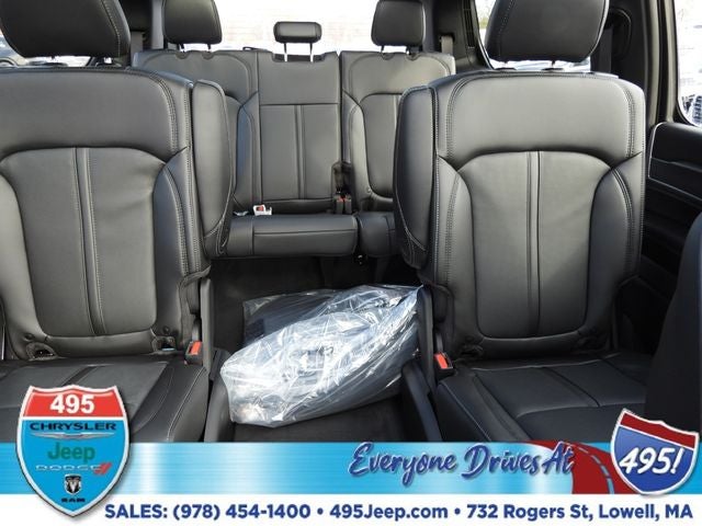 2026 Jeep Grand Wagoneer Base