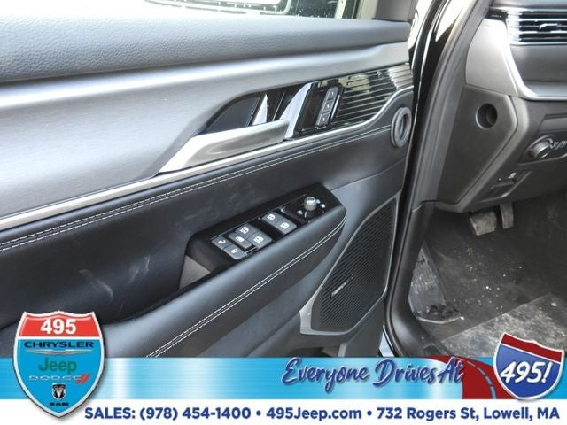 2026 Jeep Grand Wagoneer Base