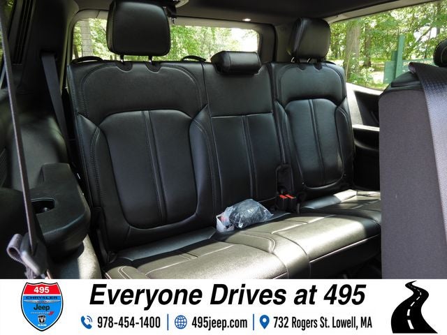 2024 Jeep Wagoneer Base