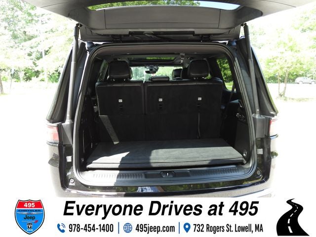2024 Jeep Wagoneer Base