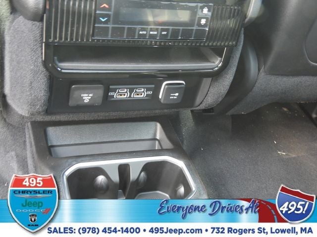 2026 Jeep Grand Wagoneer Base