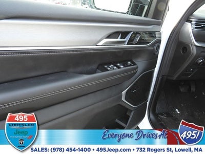 2026 Jeep Grand Wagoneer Base