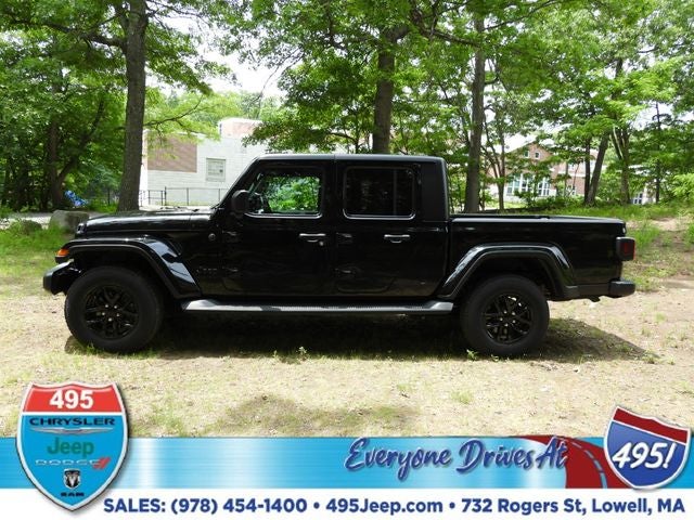 2022 Jeep Gladiator Sport