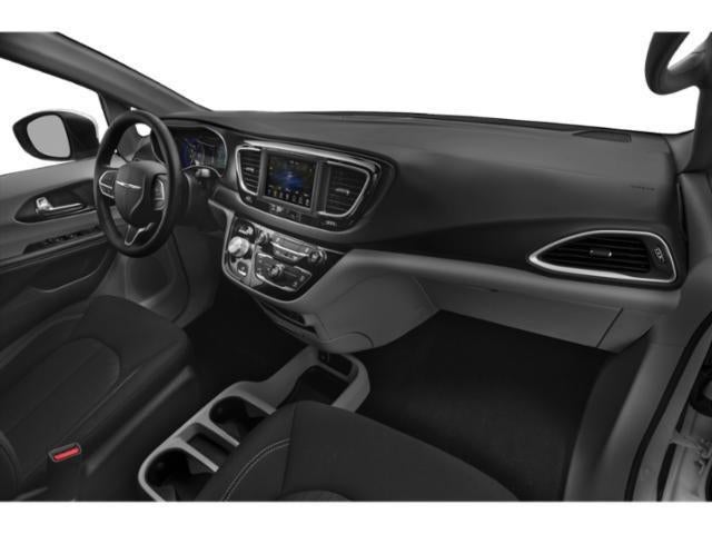 2020 Chrysler Voyager L