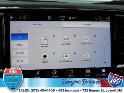 2026 Chrysler Pacifica Select