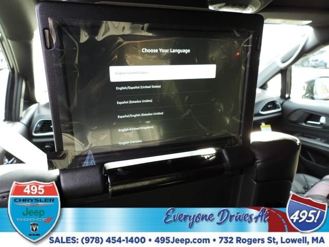 2026 Chrysler Pacifica Select