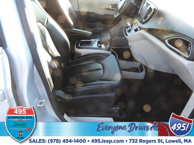 2024 Chrysler Pacifica Touring L