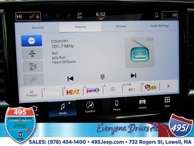 2026 Chrysler Pacifica Select