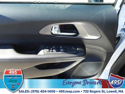 2026 Chrysler Voyager LX