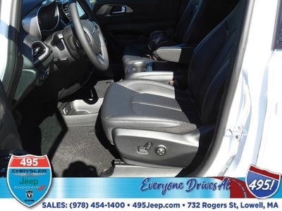 2026 Chrysler Voyager LX