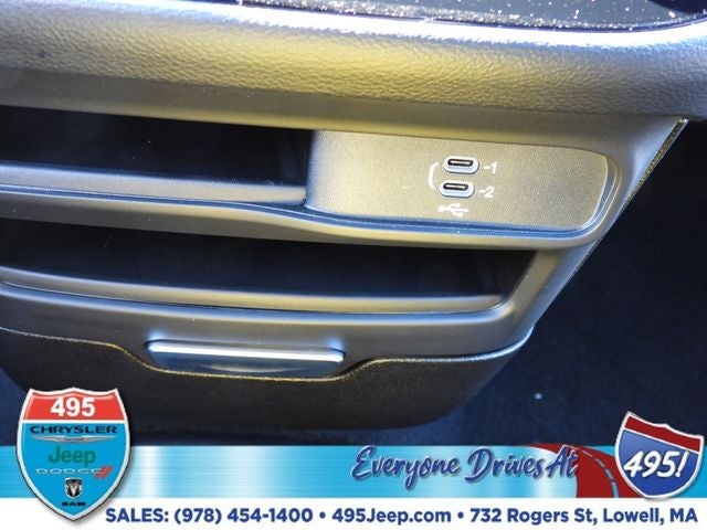 2026 Chrysler Voyager LX