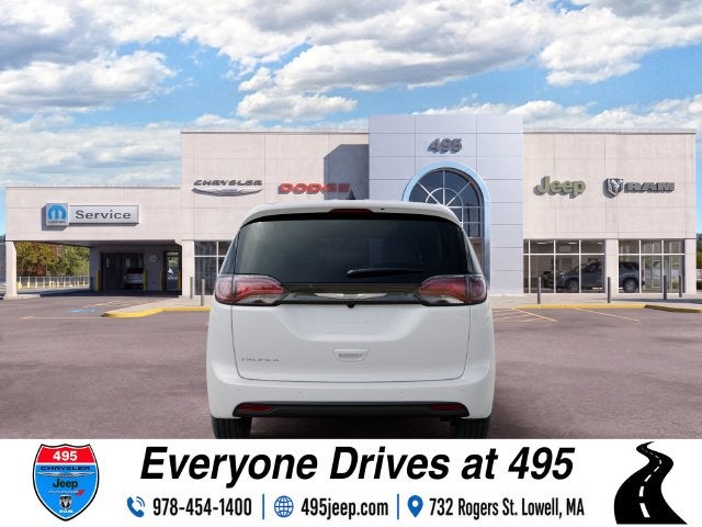 2027 Chrysler Pacifica LX