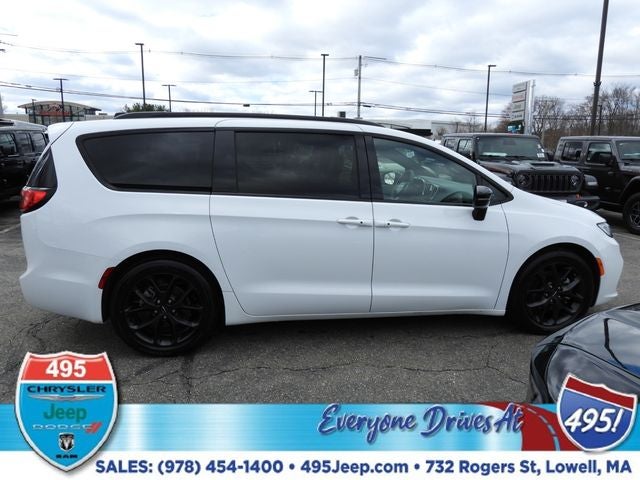 2025 Chrysler Pacifica Limited