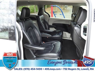 2023 Chrysler Pacifica Hybrid Touring L