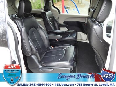 2023 Chrysler Pacifica Hybrid Touring L
