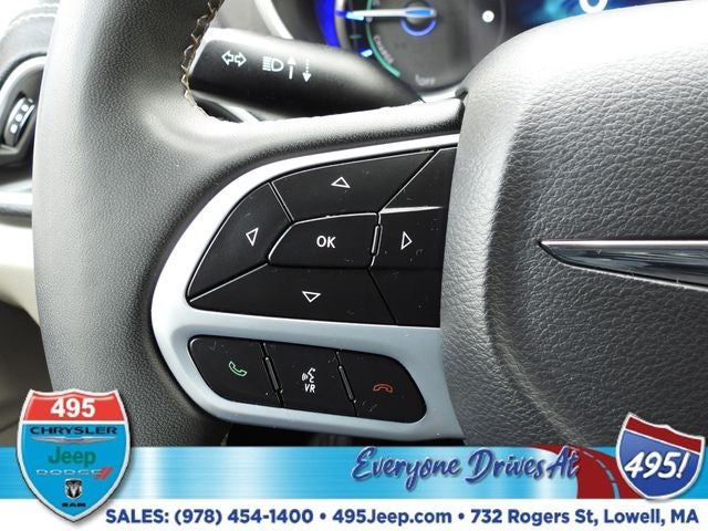 2023 Chrysler Pacifica Hybrid Touring L