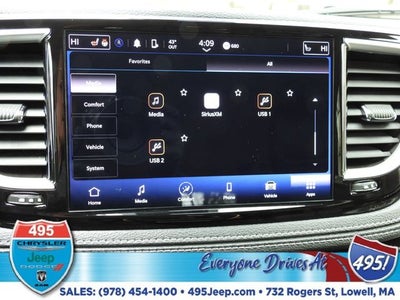 2023 Chrysler Pacifica Hybrid Touring L