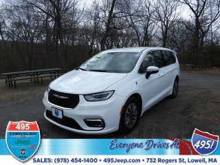 2023 Chrysler Pacifica Hybrid Touring L