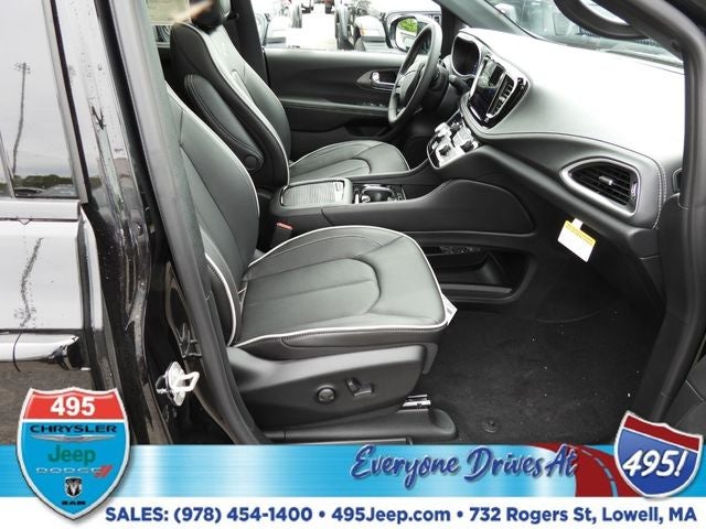 2027 Chrysler Pacifica Limited