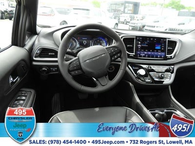 2027 Chrysler Pacifica Limited
