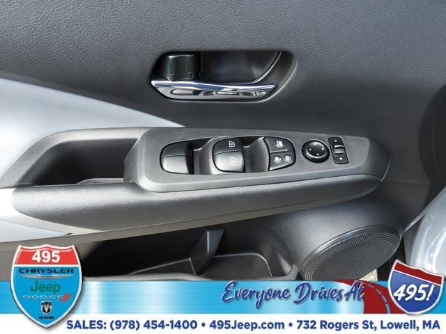 2023 Nissan Kicks SR