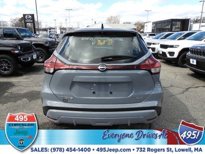 2023 Nissan Kicks SR