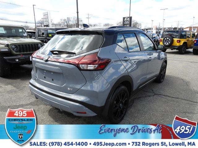 2023 Nissan Kicks SR